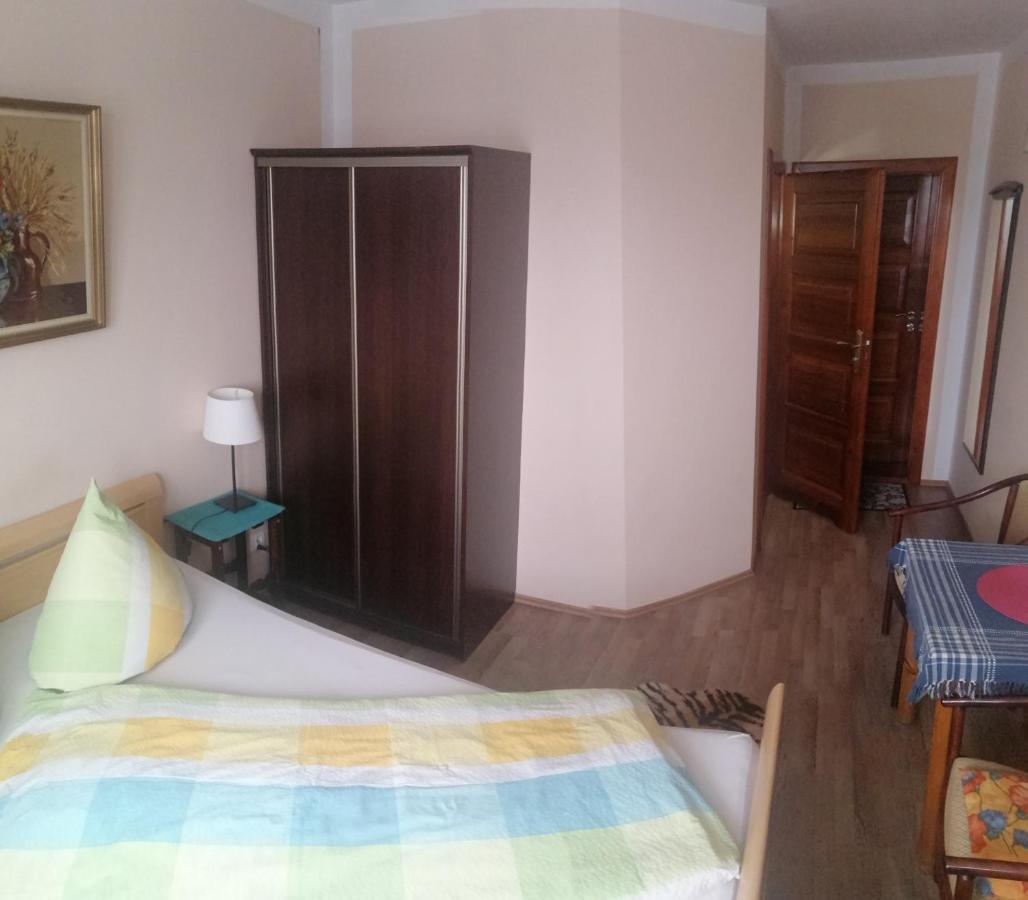 Villa Meisterburg Sciegny Quarto foto