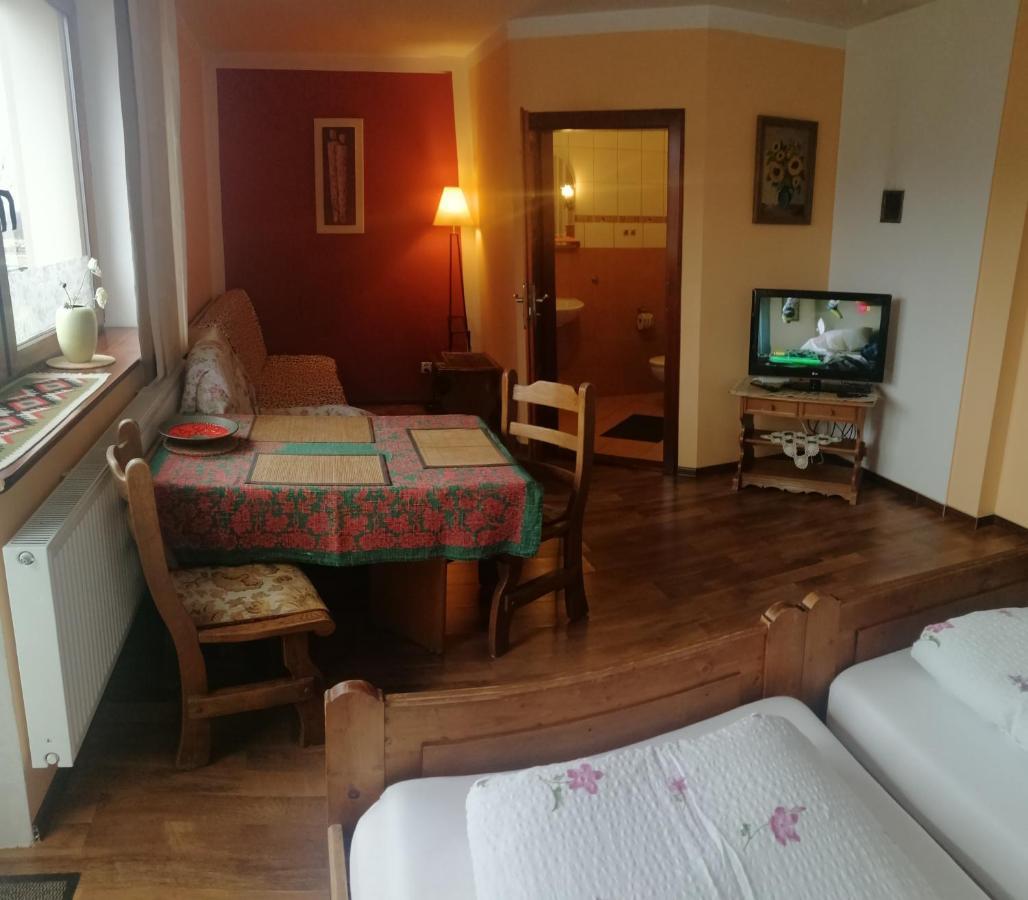 Villa Meisterburg Sciegny Quarto foto